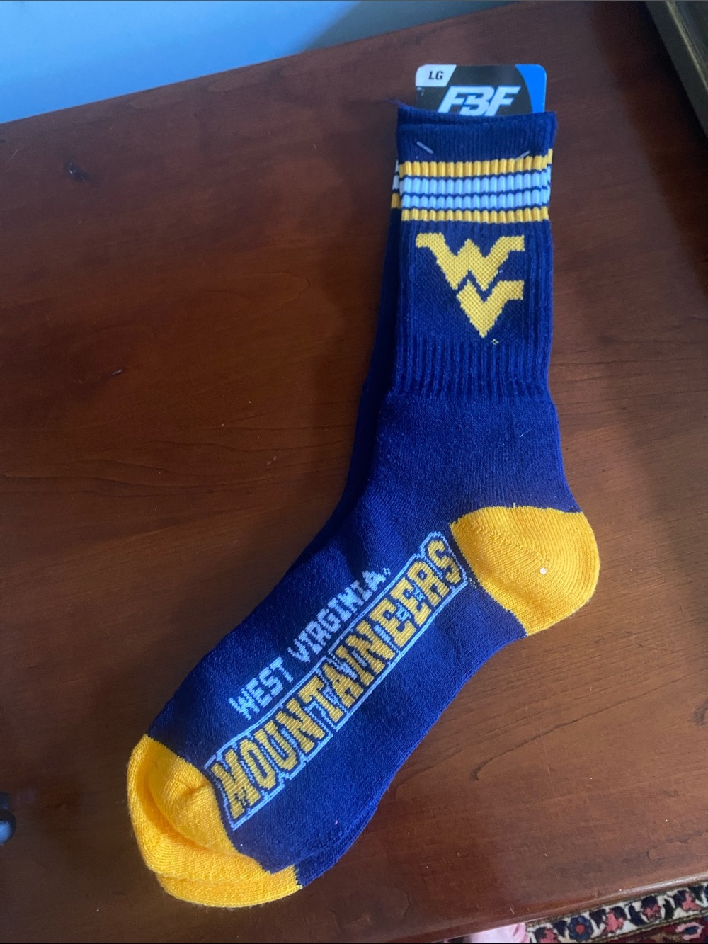 WV Mountaineers Socks. Mens L 10-13 NWT